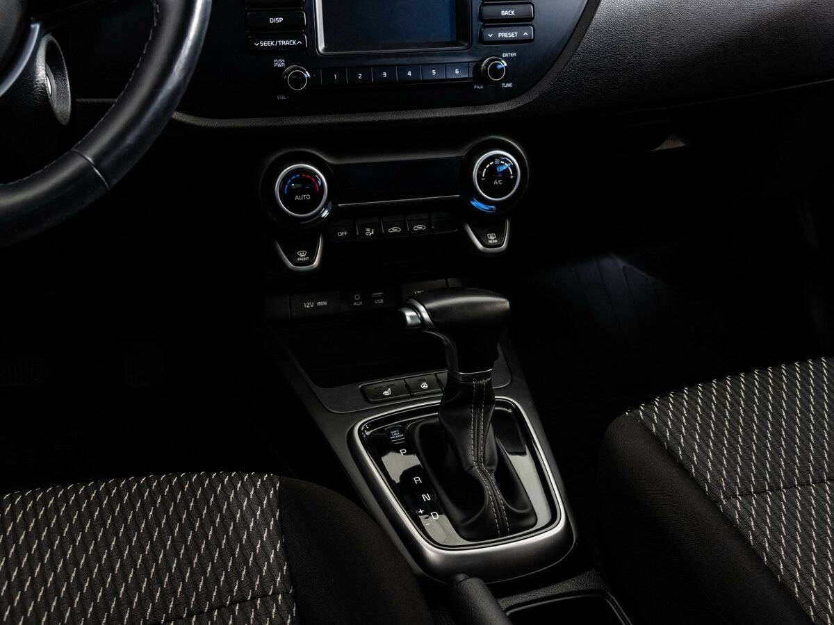 Купить Kia Rio, 2018, 80 371 км.. Фото: #10