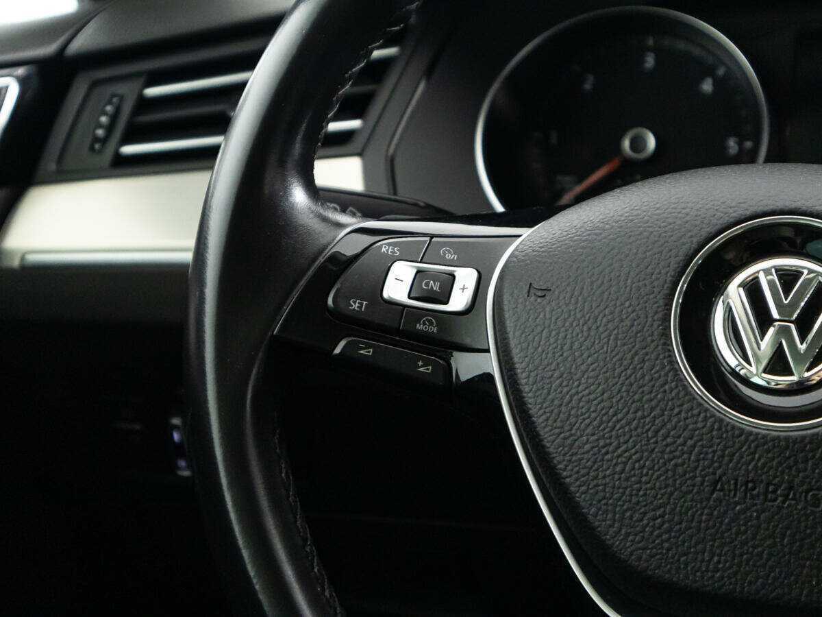 Купить Volkswagen Passat, 2017, 210 270 км.. Фото: #17