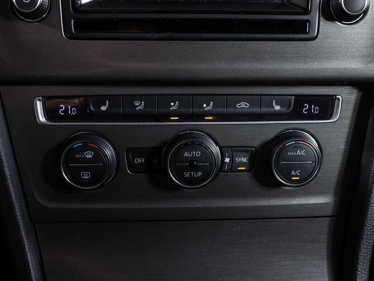 Купить Volkswagen Golf, 2013, 176 909 км.. Фото: #19