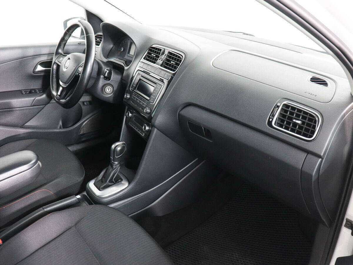 Купить Volkswagen Polo, 2017, 79 655 км.. Фото: #9