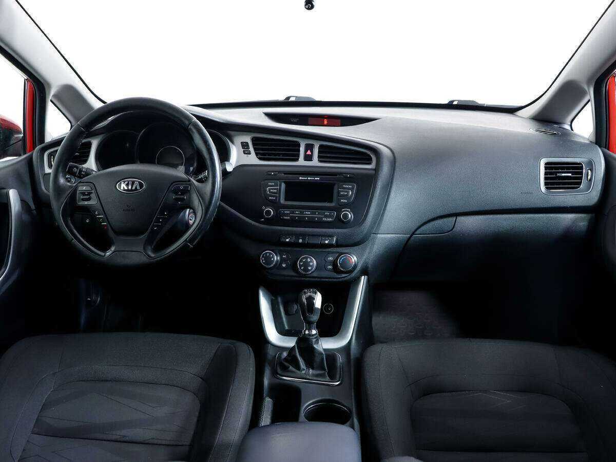 Купить Kia Ceed, 2015, 229 948 км.. Фото: #9