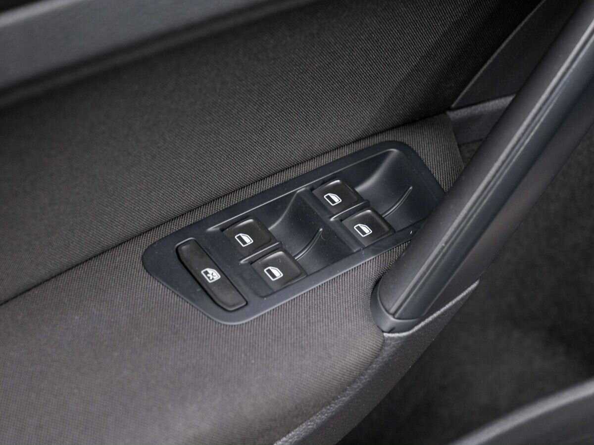 Купить Volkswagen Golf, 2013, 212 797 км.. Фото: #17