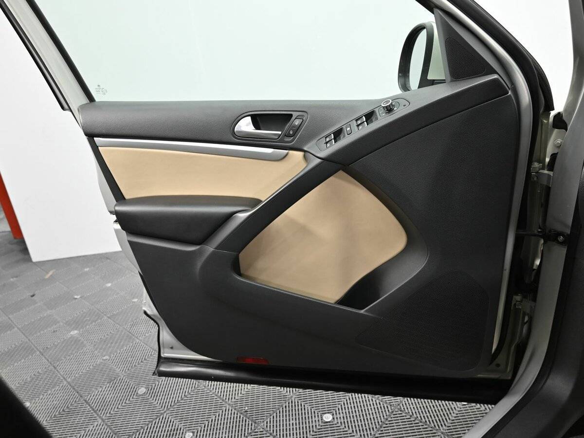 Купить Volkswagen Tiguan, 2012, 169 000 км.. Фото: #6