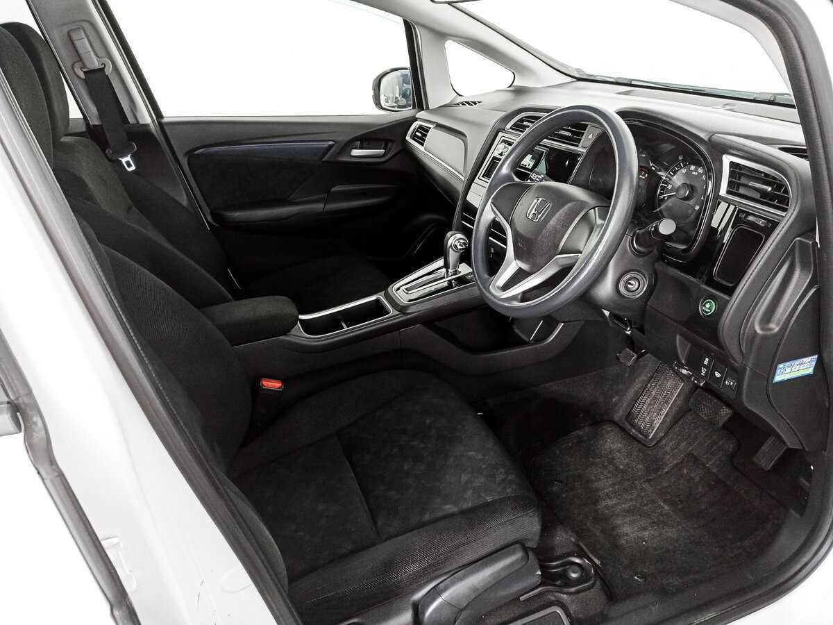 Купить Honda Shuttle, 2018, 96 369 км.. Фото: #15
