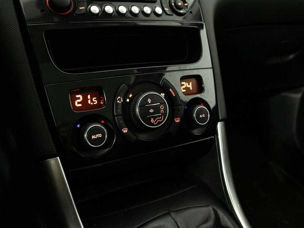 Купить Peugeot 308, 2012, 160 572 км.. Фото: #14