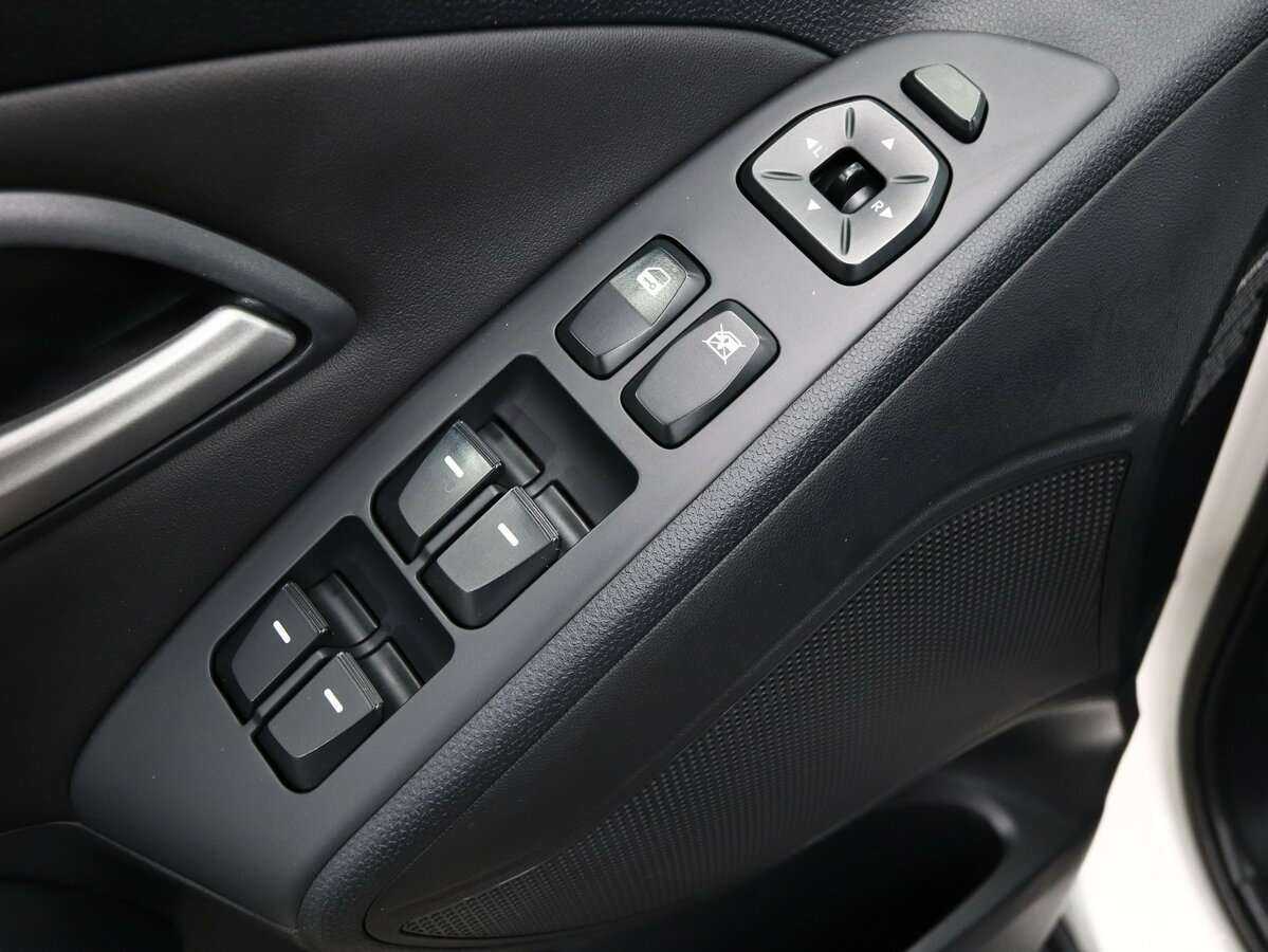 Купить Hyundai ix35, 2012, 159 000 км.. Фото: #7