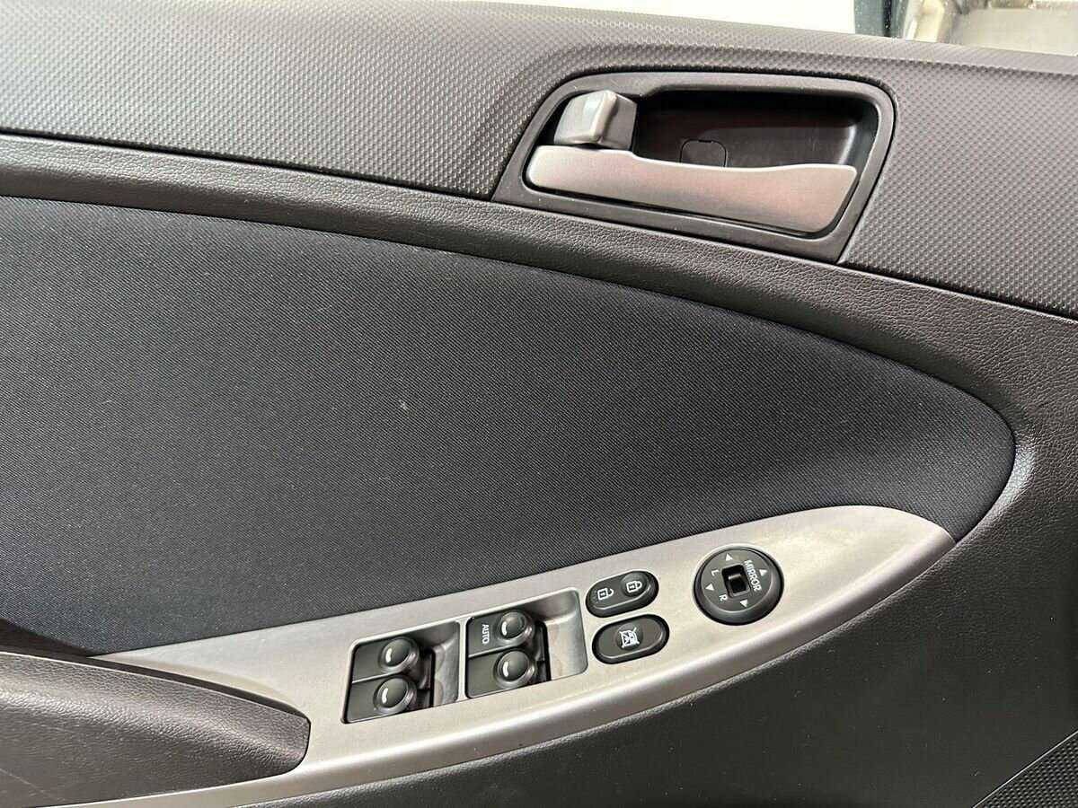 Купить Hyundai Solaris, 2015, 98 464 км.. Фото: #13