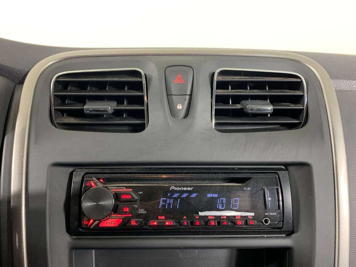 Купить Renault Sandero, 2017, 150 759 км.. Фото: #12