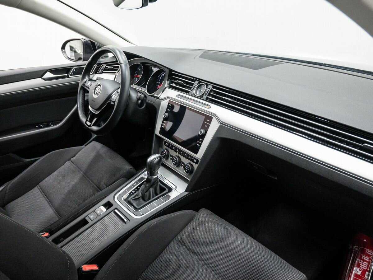 Купить Volkswagen Passat, 2018, 225 564 км.. Фото: #6