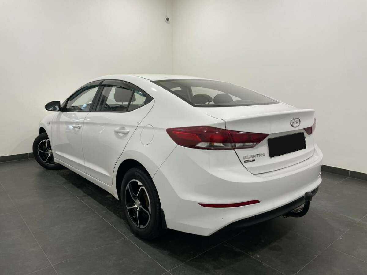 Купить Hyundai Elantra, 2016, 137 993 км.. Фото: #2