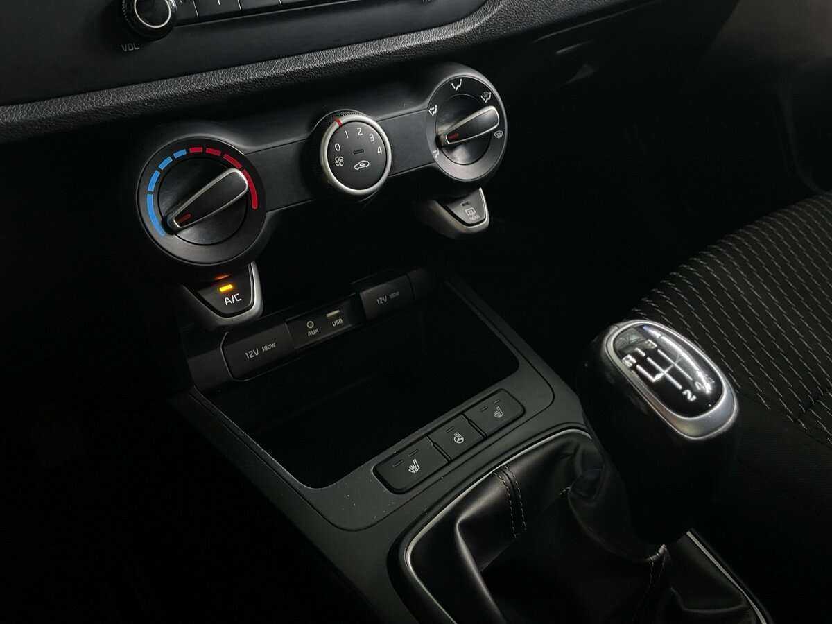 Купить Kia Rio, 2018, 85 416 км.. Фото: #13