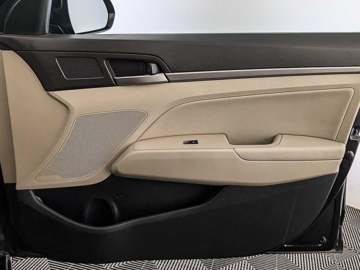 Купить Hyundai Elantra, 2017, 158 812 км.. Фото: #24