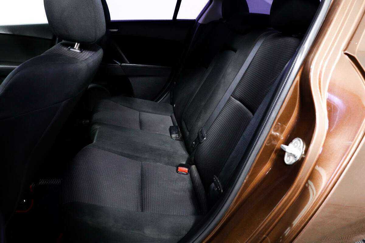 Купить Mazda 3, 2013, 241 907 км.. Фото: #10