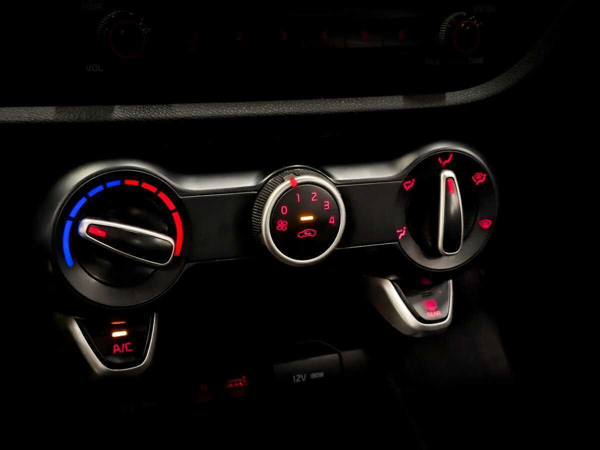 Купить Kia Rio, 2020, 189 225 км.. Фото: #24