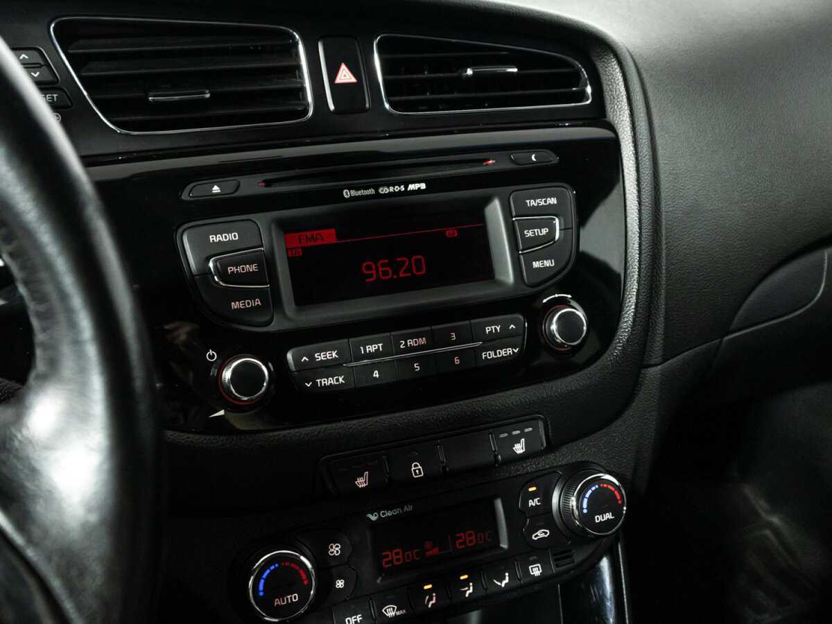 Купить Kia Ceed, 2015, 97 790 км.. Фото: #15