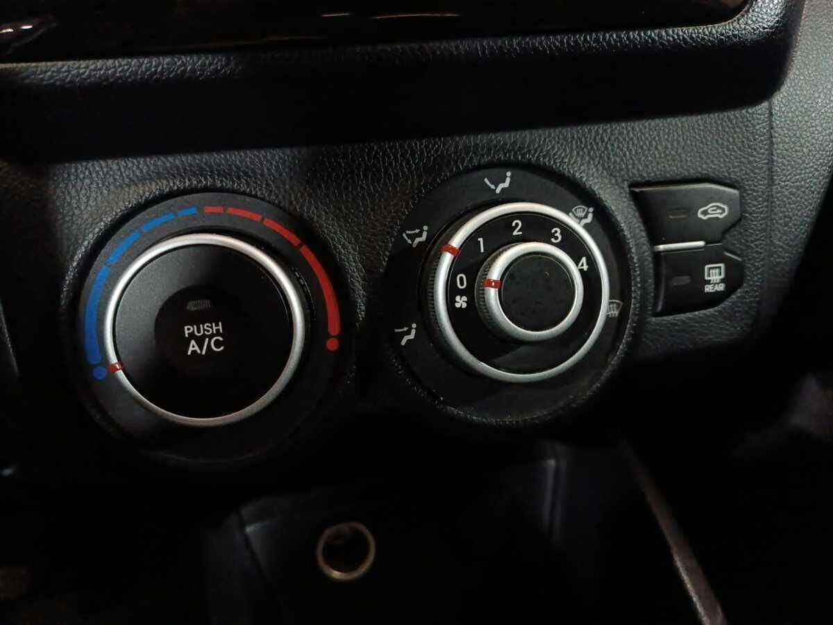 Купить Kia Rio, 2012, 181 336 км.. Фото: #13