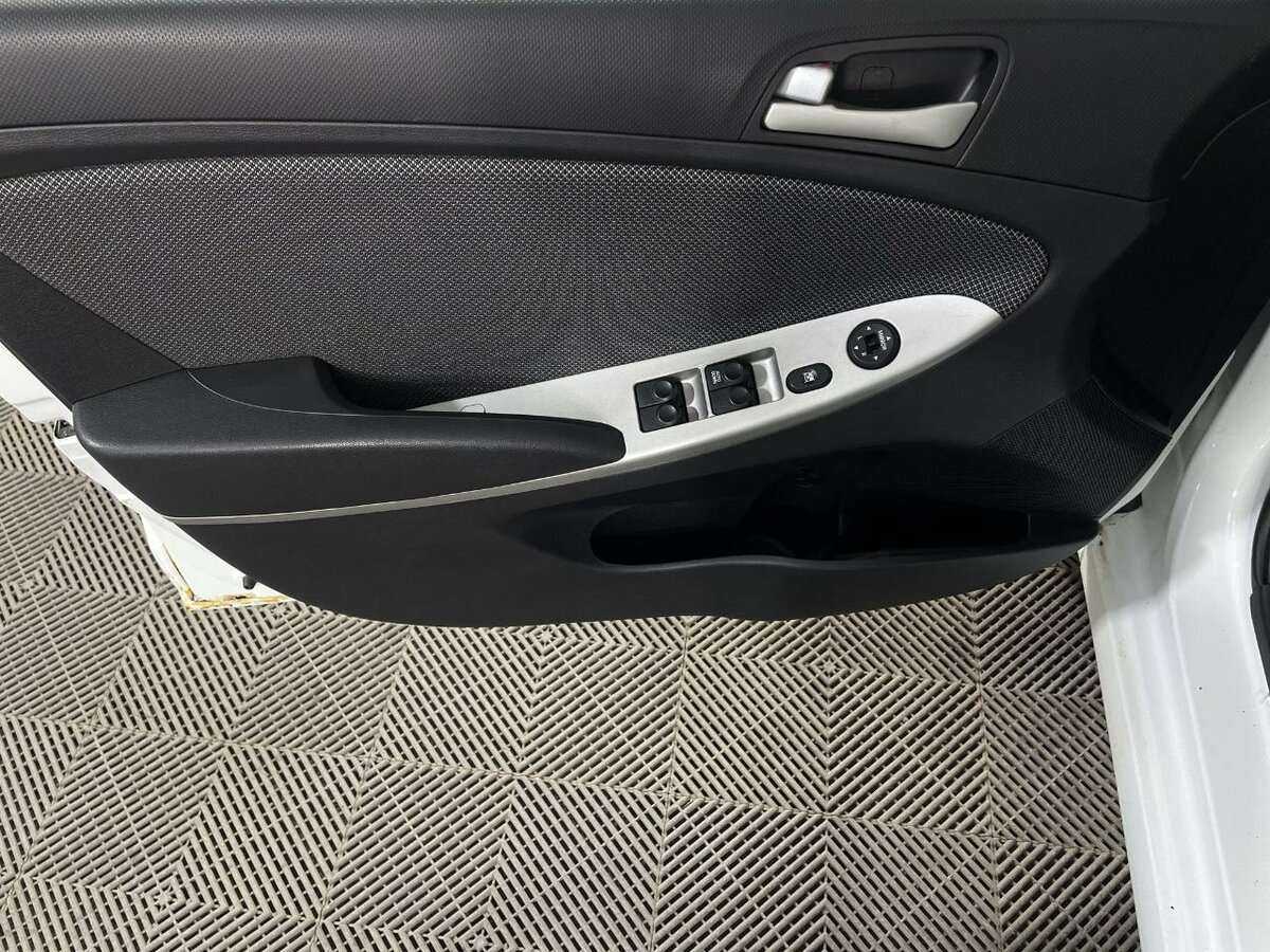 Купить Hyundai Solaris, 2012, 252 000 км.. Фото: #7