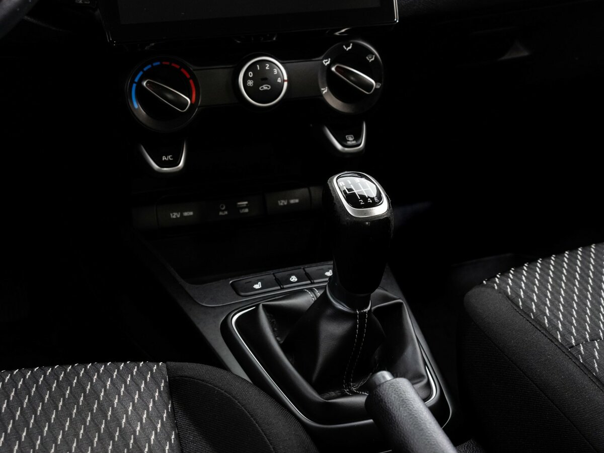 Купить Kia Rio, 2017, 127 850 км.. Фото: #8