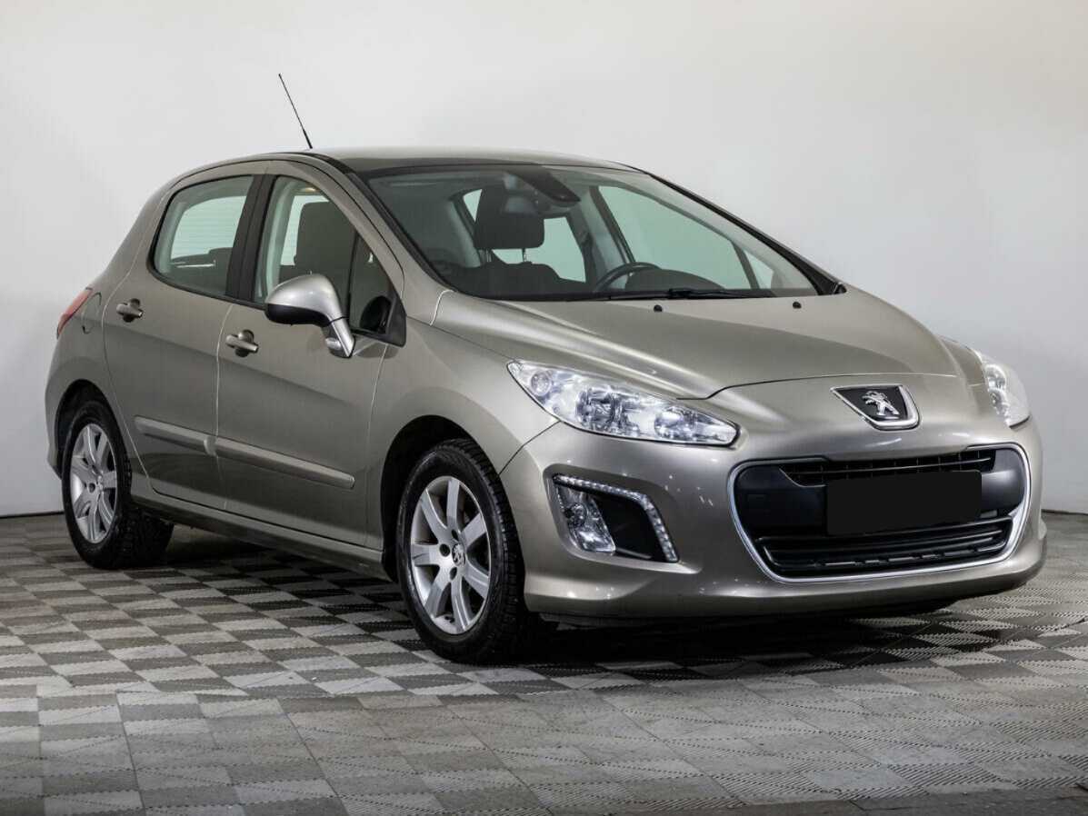 Купить Peugeot 308, 2013, 82 635 км.. Фото: #2
