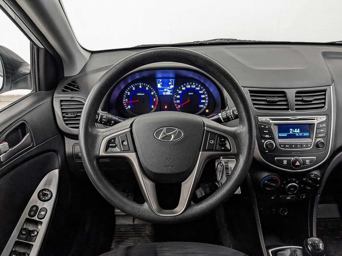 Купить Hyundai Solaris, 2015, 90 379 км.. Фото: #19