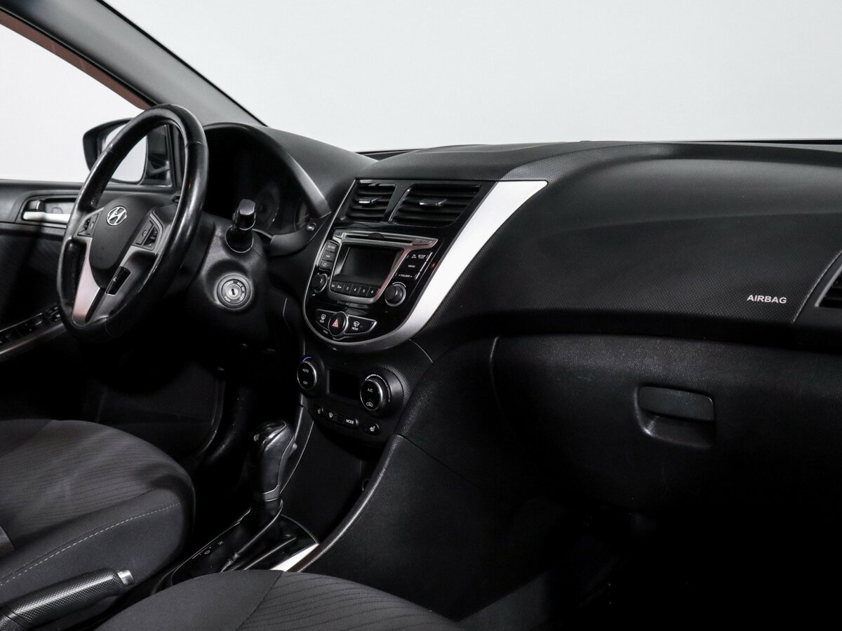 Купить Hyundai Solaris, 2015, 176 630 км.. Фото: #6