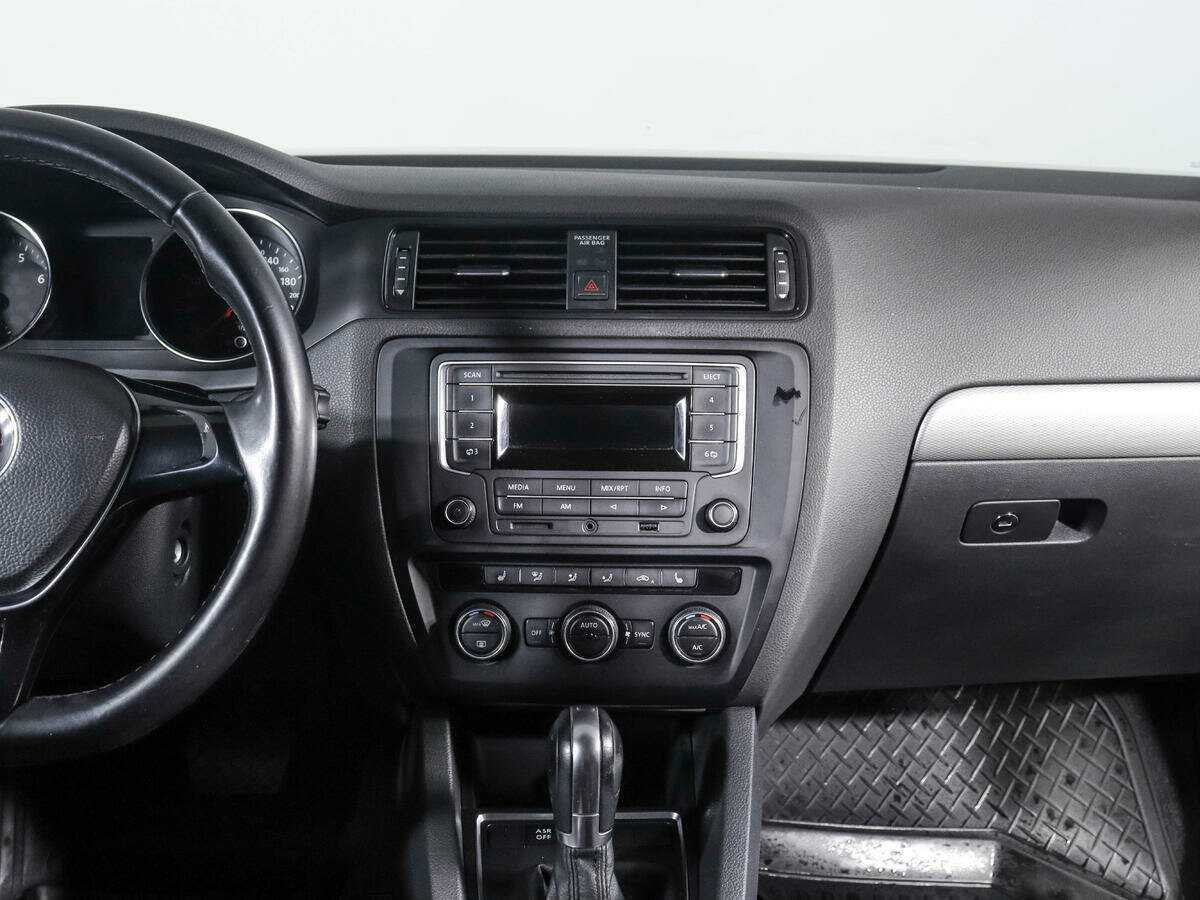 Купить Volkswagen Jetta, 2015, 134 800 км.. Фото: #10