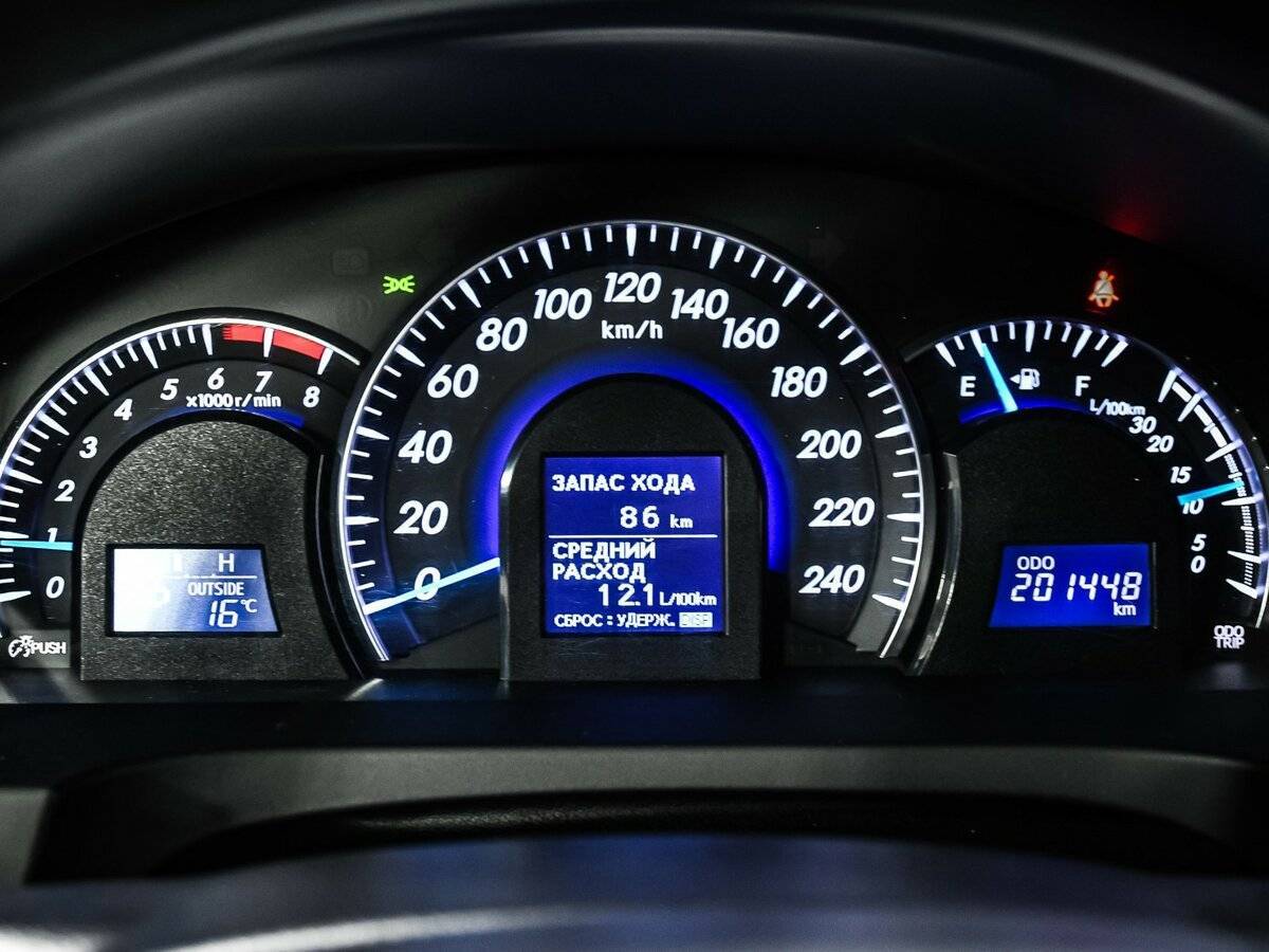 Купить Toyota Camry, 2012, 201 256 км.. Фото: #9