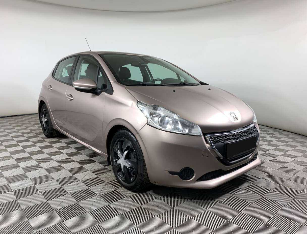 Купить Peugeot 208, 2013, 146 165 км.. Фото: #2