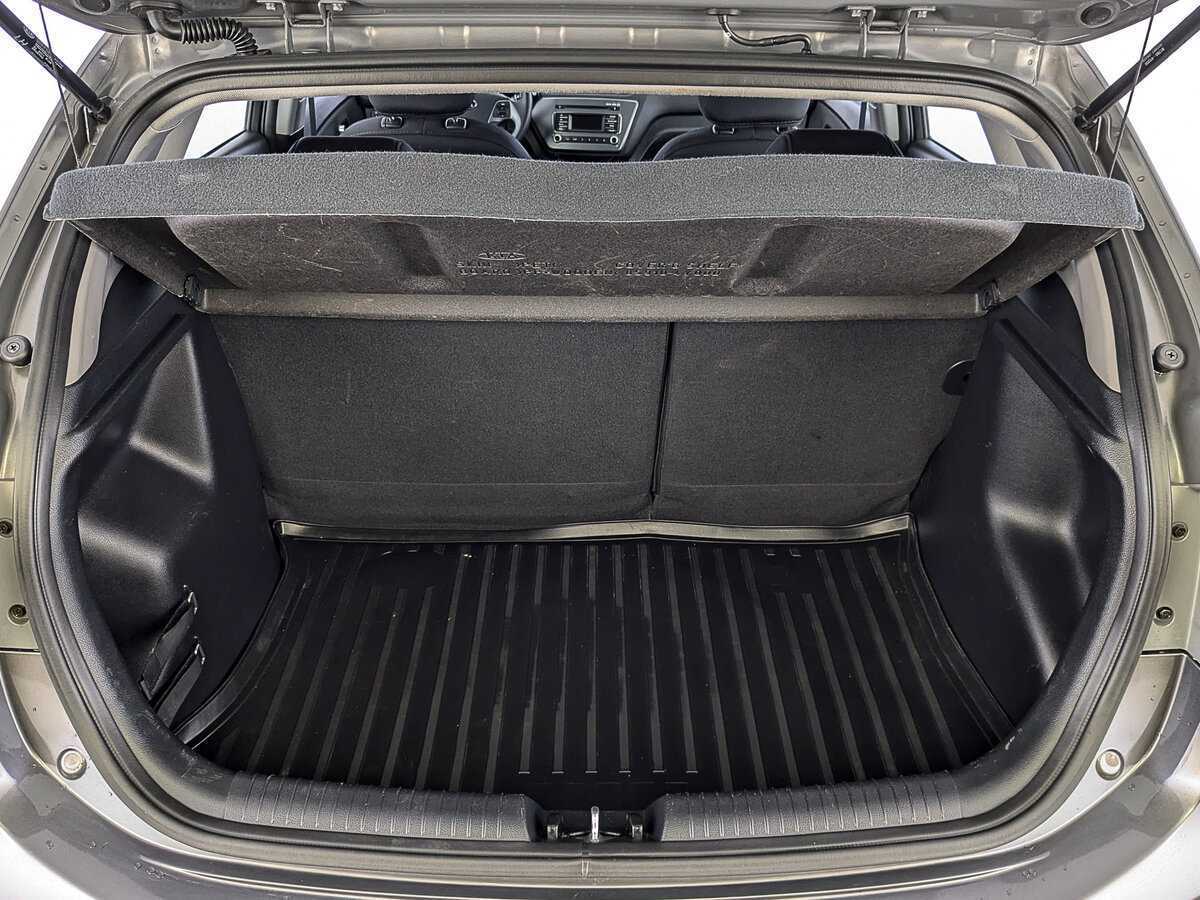 Купить Kia Rio, 2016, 76 303 км.. Фото: #9