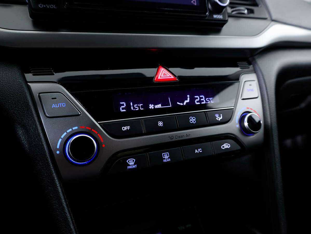 Купить Hyundai Elantra, 2018, 61 707 км.. Фото: #15