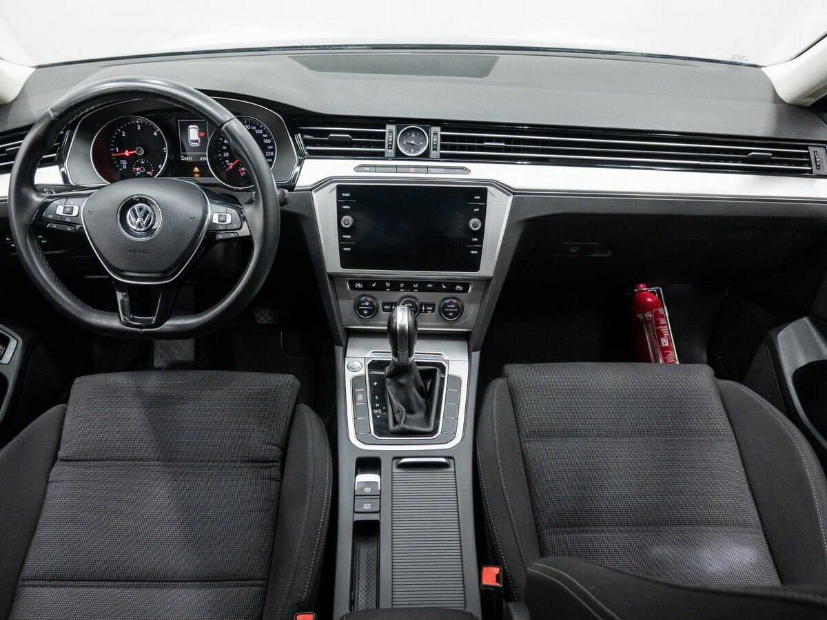 Купить Volkswagen Passat, 2018, 225 564 км.. Фото: #10