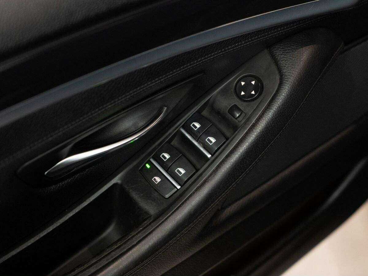 Купить BMW 5 серии, 2012, 221 930 км.. Фото: #15