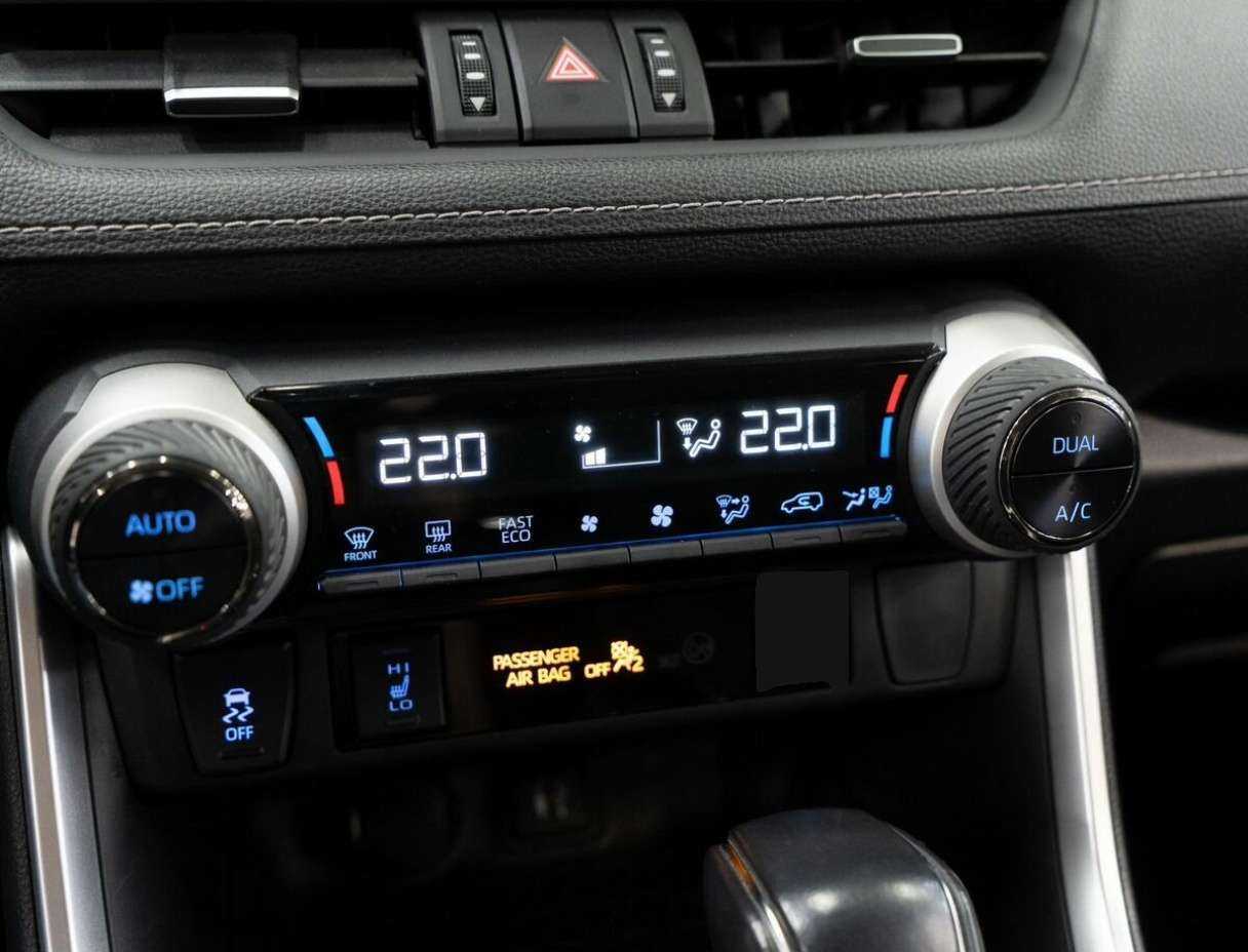 Купить Toyota RAV4, 2019, 47 000 км.. Фото: #11