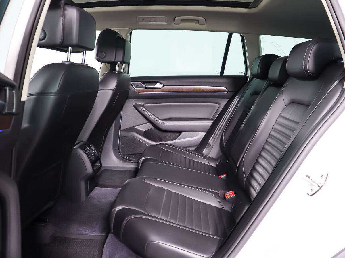 Купить Volkswagen Passat, 2018, 60 115 км.. Фото: #9