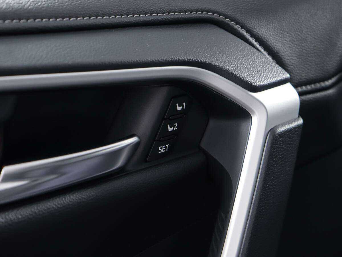 Купить Toyota RAV4, 2019, 39 902 км.. Фото: #14