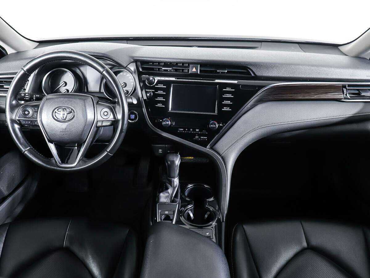 Купить Toyota Camry, 2018, 120 635 км.. Фото: #10