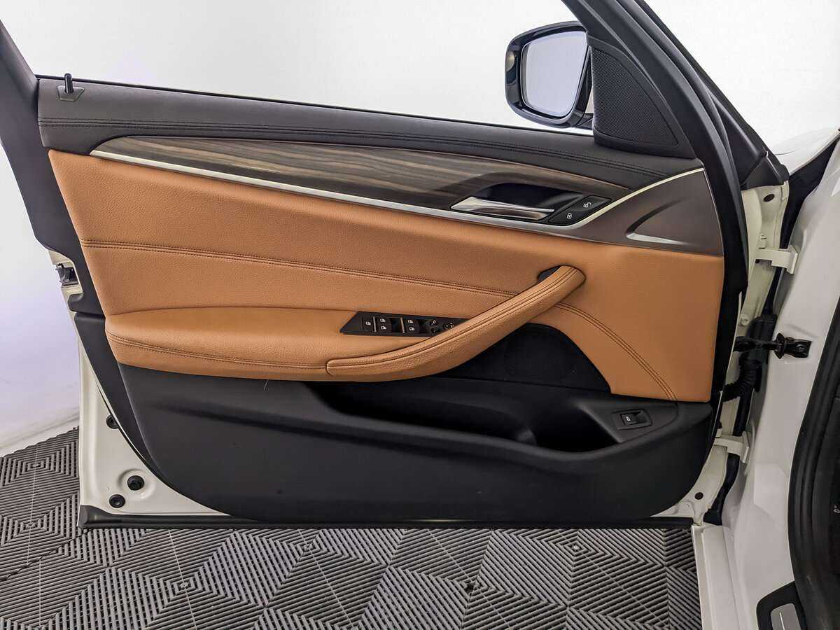 Купить BMW 5 серии, 2017, 72 392 км.. Фото: #13