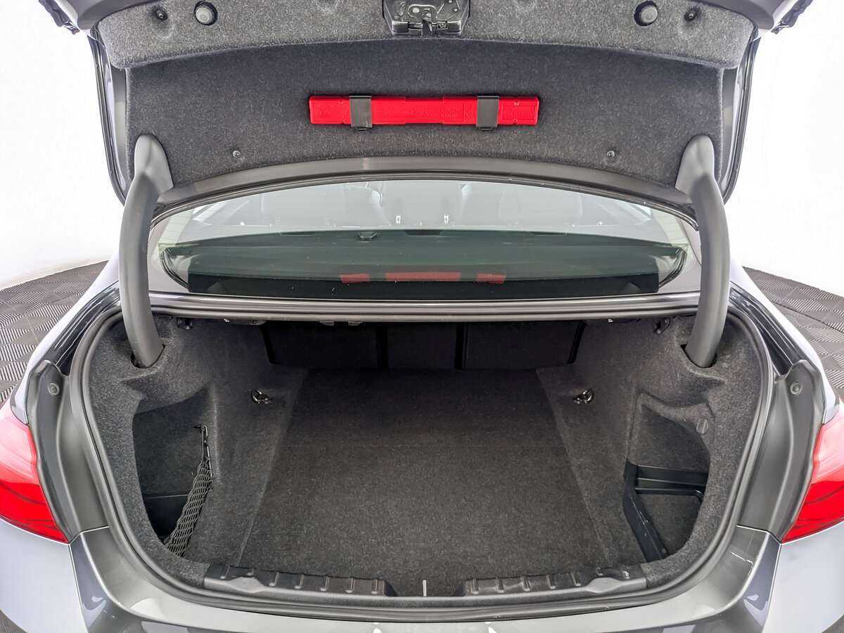 Купить BMW 3 серии, 2018, 89 082 км.. Фото: #9