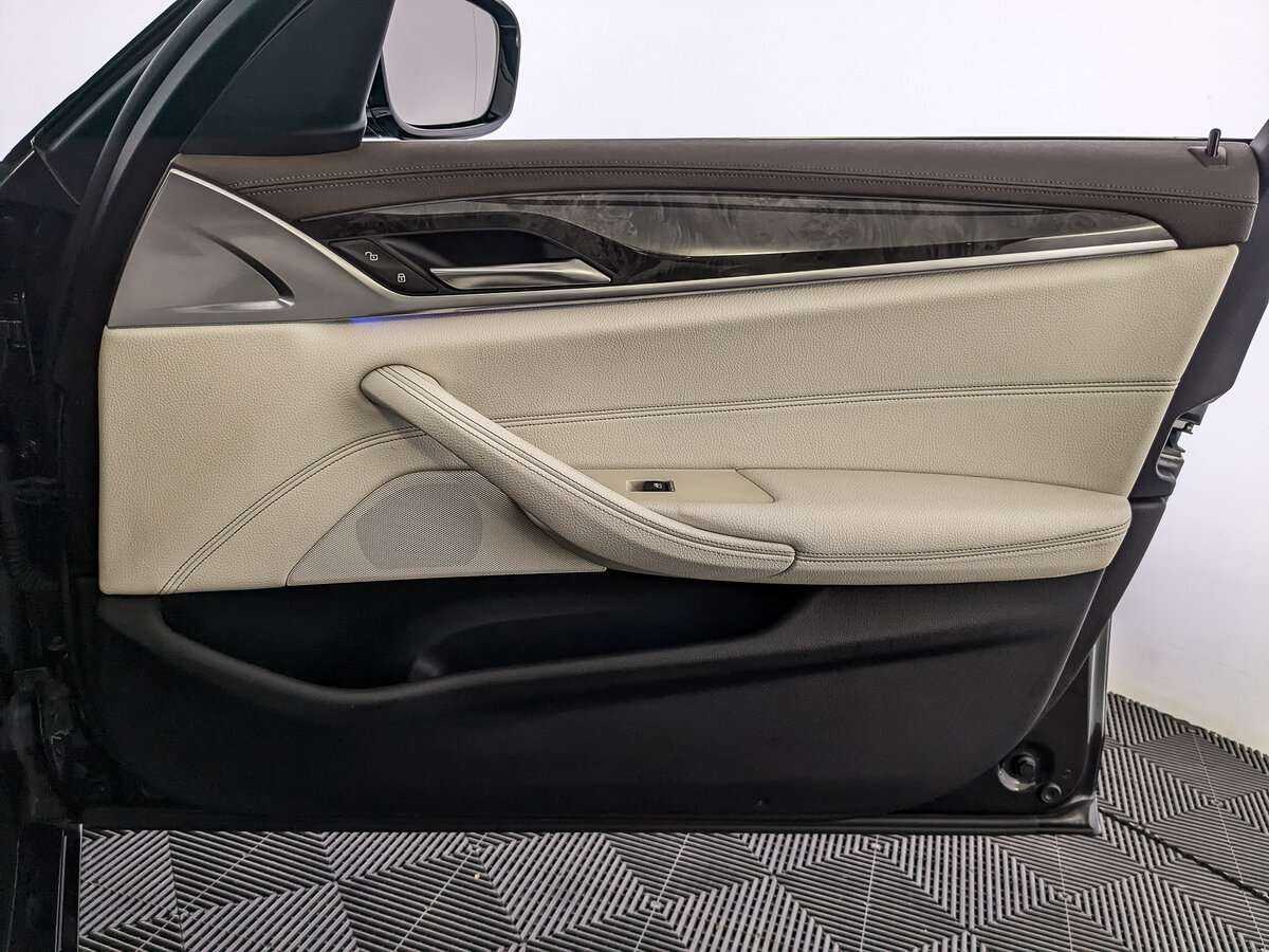 Купить BMW 5 серии, 2017, 114 874 км.. Фото: #20