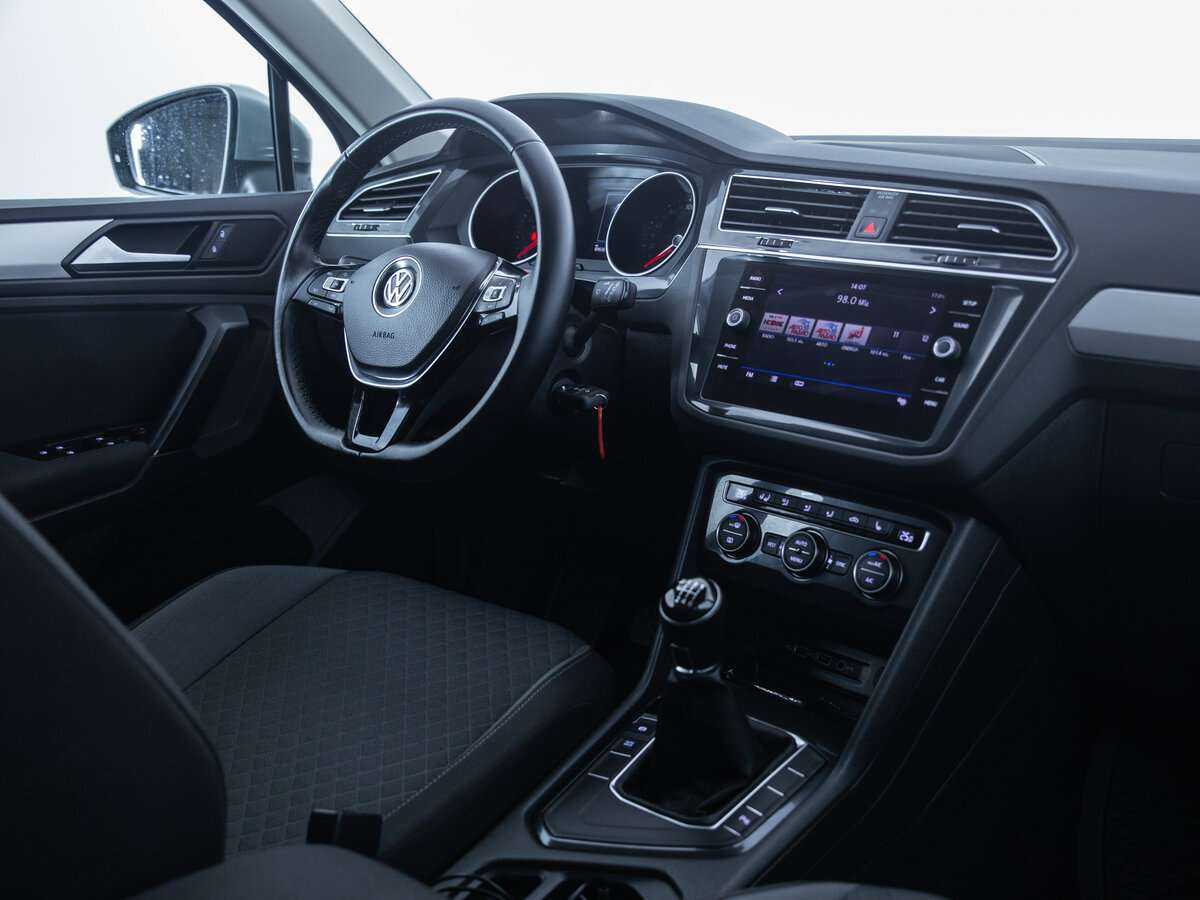 Купить Volkswagen Tiguan, 2020, 49 608 км.. Фото: #10