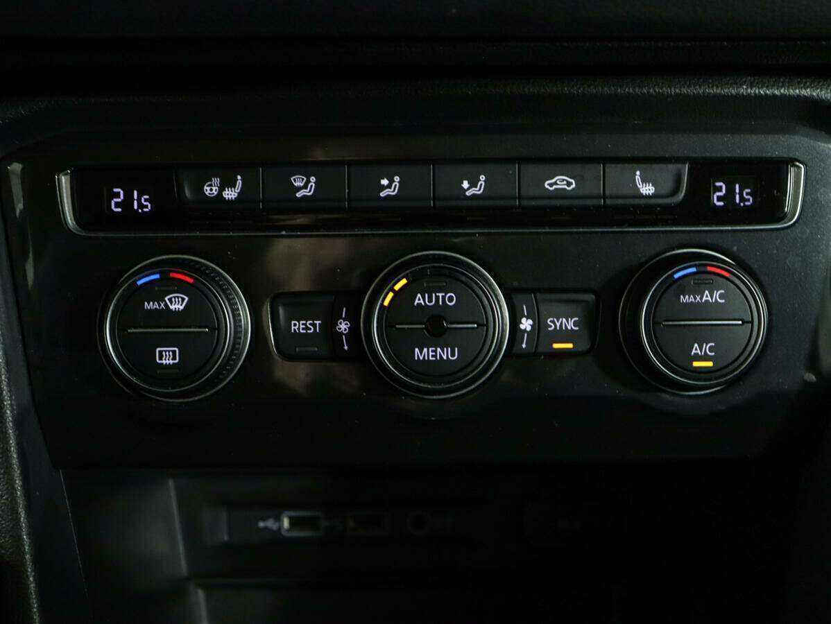 Купить Volkswagen Tiguan, 2020, 44 650 км.. Фото: #17