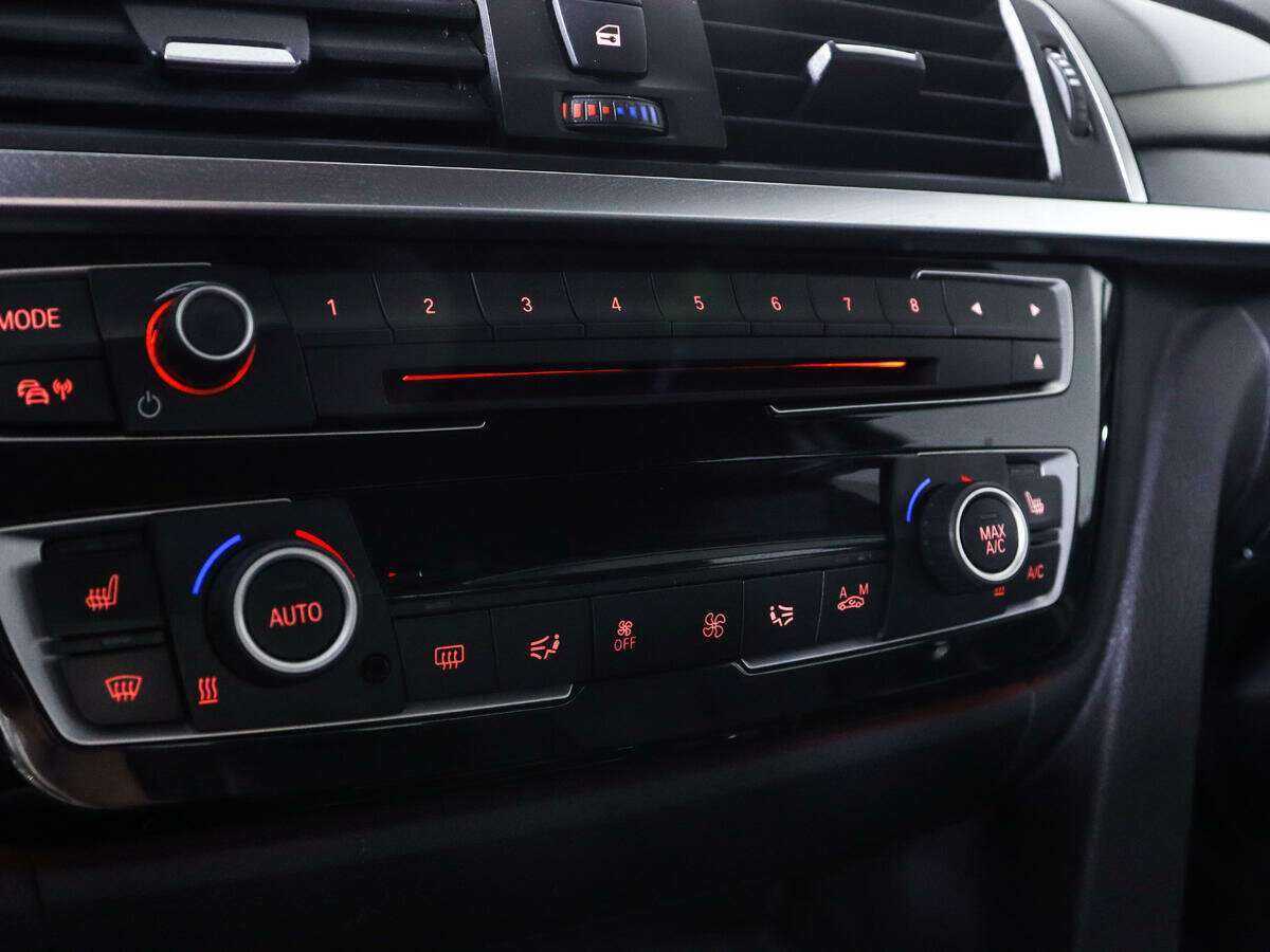 Купить BMW 3 серии, 2017, 82 500 км.. Фото: #13