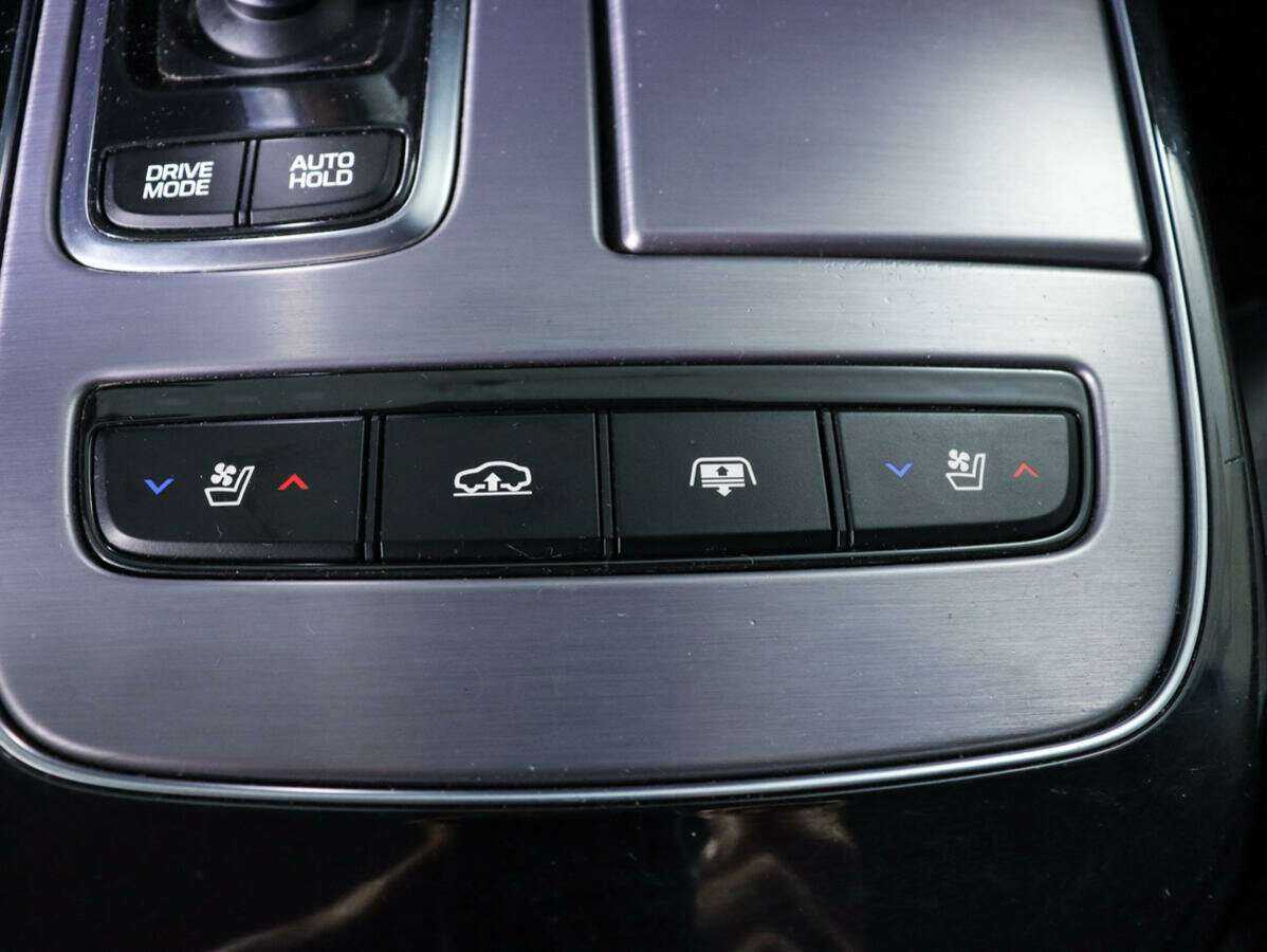 Купить Hyundai Equus, 2014, 185 205 км.. Фото: #22