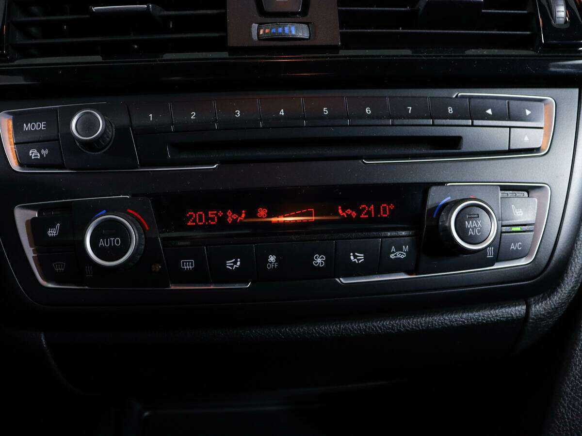 Купить BMW 3 серии, 2014, 148 121 км.. Фото: #13