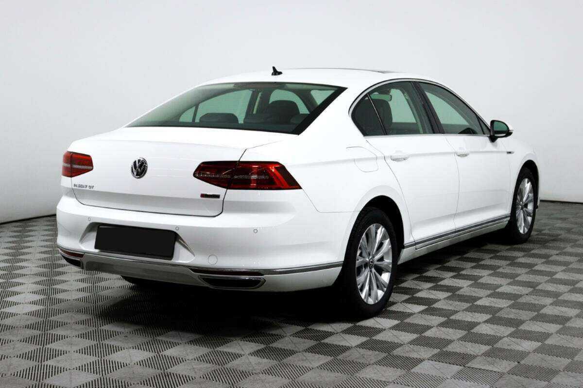 Купить Volkswagen Passat, 2018, 51 460 км.. Фото: #3