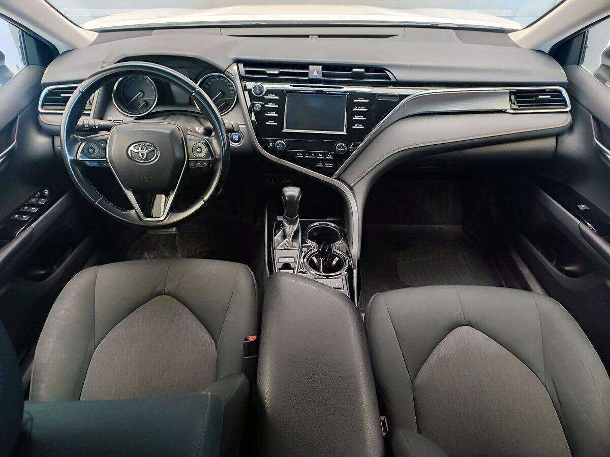 Купить Toyota Camry, 2018, 68 281 км.. Фото: #8