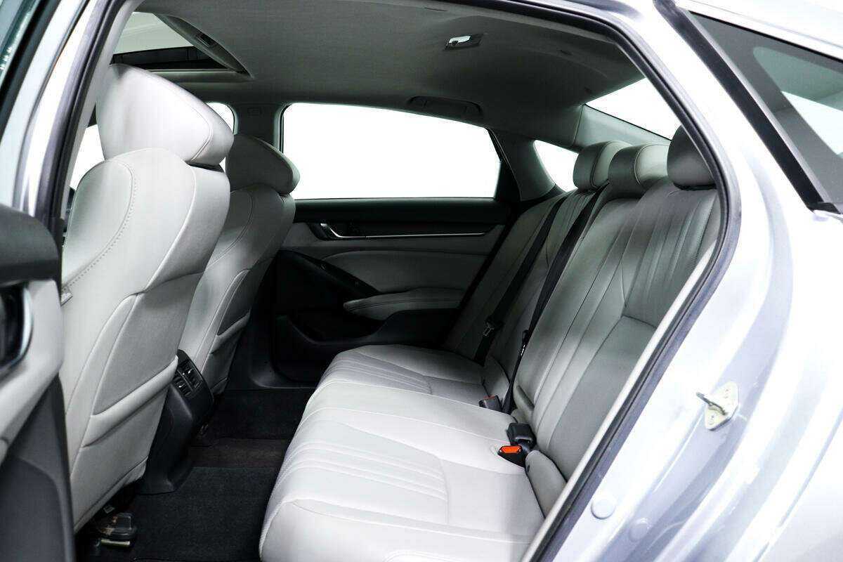 Купить Honda Accord, 2018, 43 200 км.. Фото: #11