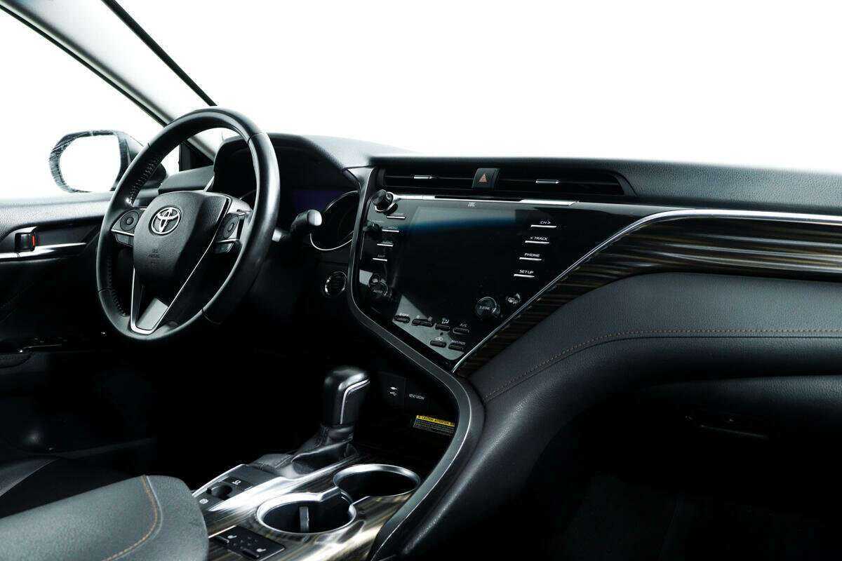 Купить Toyota Camry, 2018, 129 817 км.. Фото: #8