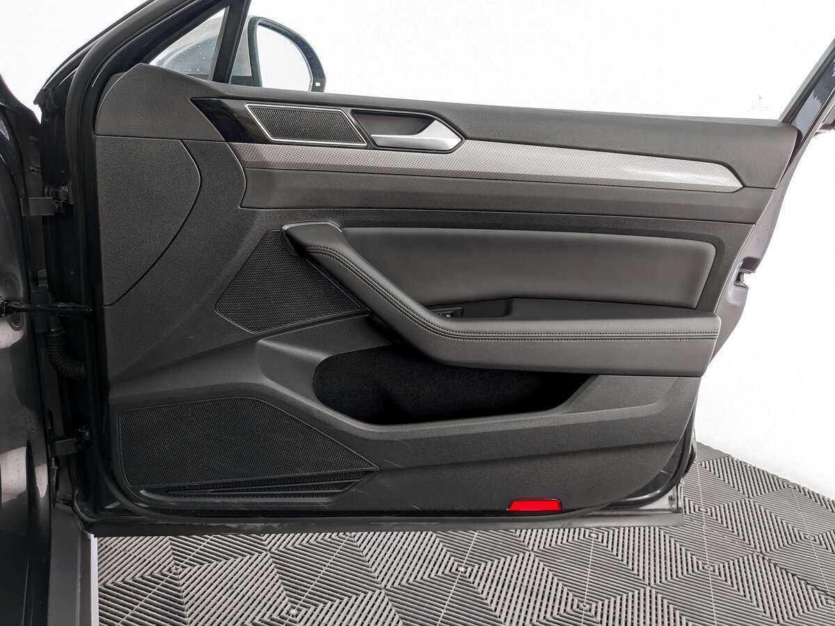 Купить Volkswagen Passat, 2018, 188 183 км.. Фото: #25