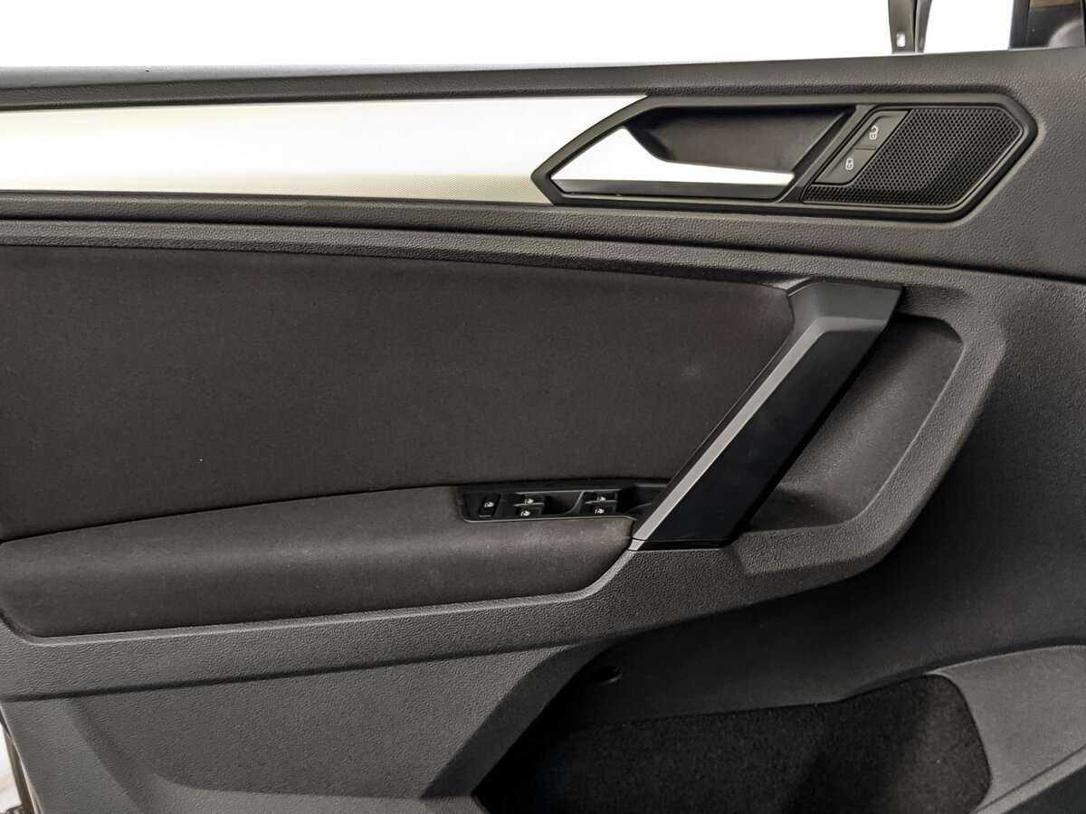 Купить Volkswagen Tiguan, 2020, 134 987 км.. Фото: #17
